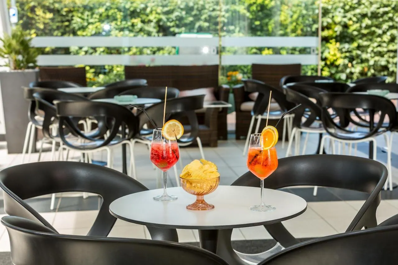 Hotel Carinthia Lido di Jesolo 3*,  Italia